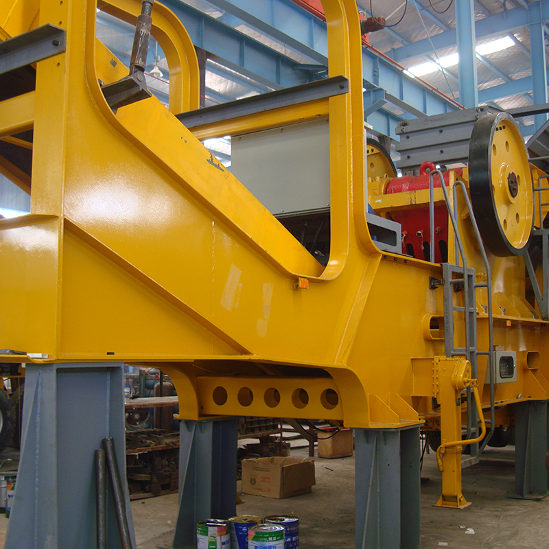 DKMC系列轮胎式颚破移动破碎站